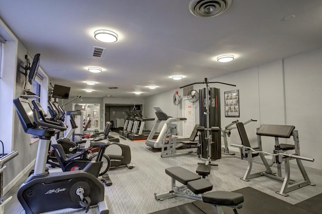 720 W Gordon Ter Unit 6J, Chicago, IL 60613 - exercise room featuring baseboards and carpet floors