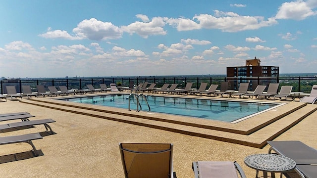 720 W Gordon Ter Unit 6J, Chicago, IL 60613 - view of swimming pool