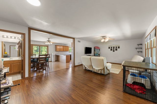 146 E 3rd St, Braidwood, IL 60408 - photo 3