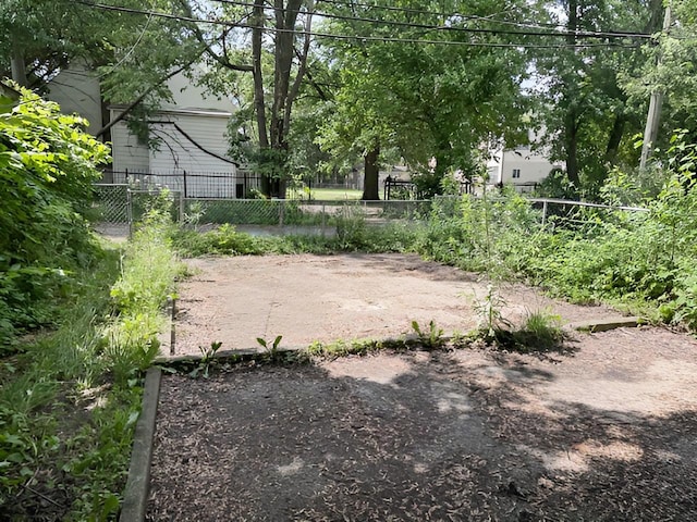 663 W 117th Pl, Chicago, IL 60628 - view of yard