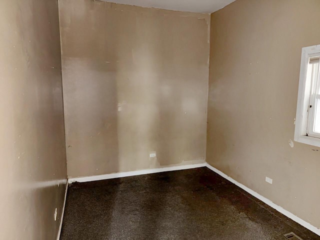663 W 117th Pl, Chicago, IL 60628 - unfurnished room featuring baseboards
