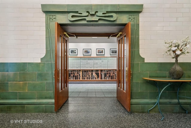 732 S Financial Pl Unit 202, Chicago, IL 60605 - corridor with speckled floor