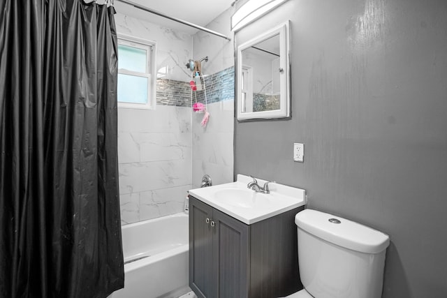 19 Apple Ln, Park Forest, IL 60466 - full bath with shower / tub combo with curtain and vanity