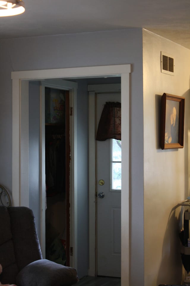 1 Elm Dr, Bethany, IL 61914 - view of entryway