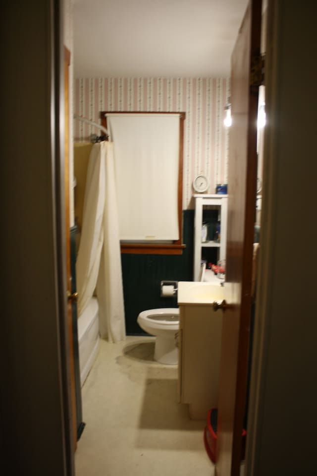 1 Elm Dr, Bethany, IL 61914 - full bathroom with wallpapered walls and vanity