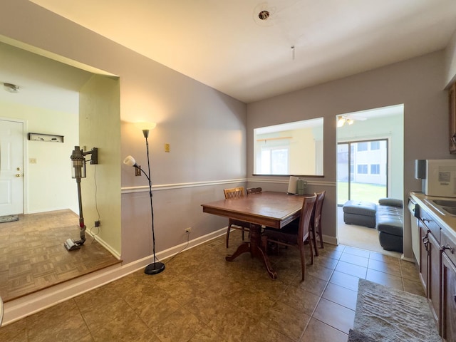 962 Harvest Cir, Buffalo Grove, IL 60089 - dining room featuring ceiling fan and baseboards
