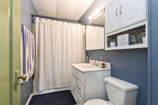 18329 Klimm Ave, Homewood, IL 60430 - full bathroom featuring vanity and curtained shower
