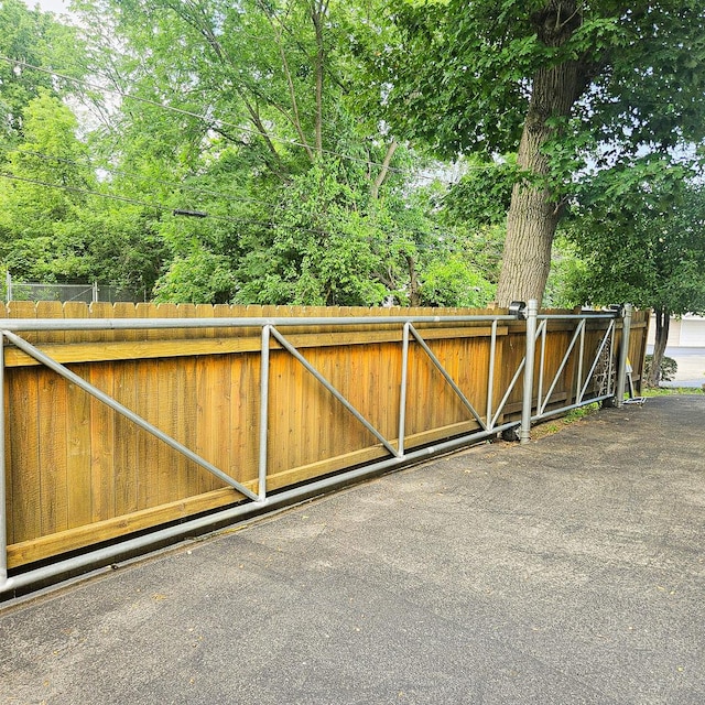 25333 W Richmond Ave, Antioch, IL 60002 - view of gate