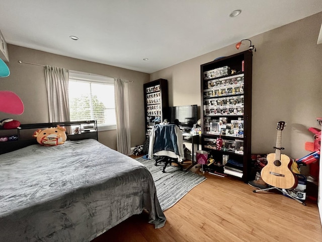 5511 Chateau Dr Unit 5, Rolling Meadows, IL 60008 - bedroom featuring wood finished floors and recessed lighting