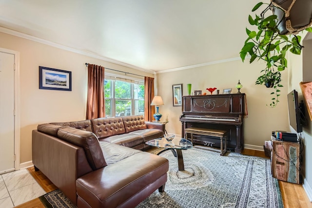 5404 N Hoyne Ave Unit 5404, Chicago, IL 60625 - living room featuring crown molding and baseboards