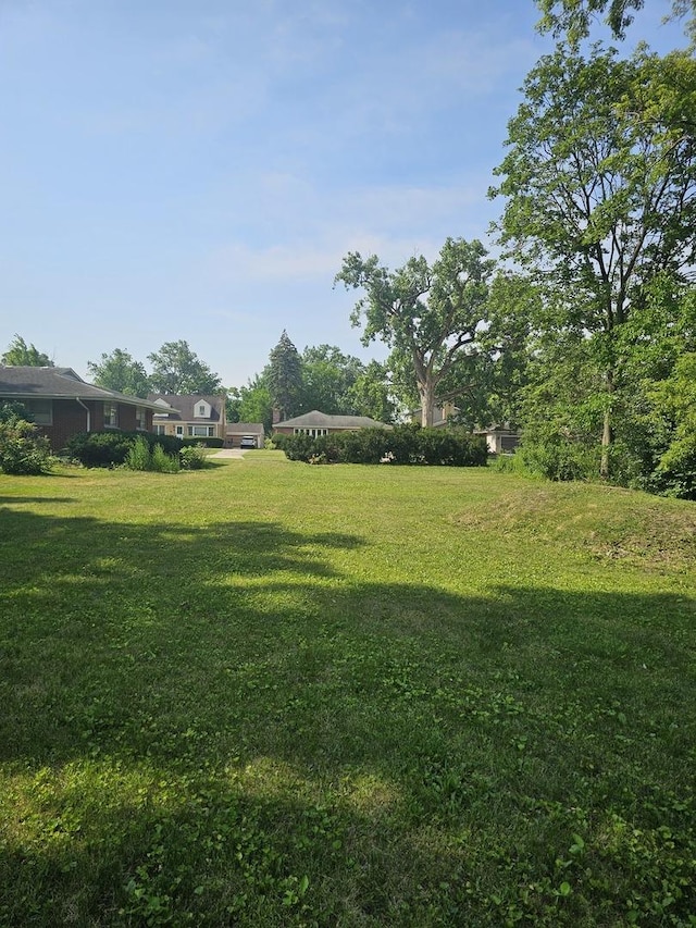 1738 Whitcomb Ave, Des Plaines, IL 60018 - photo 2