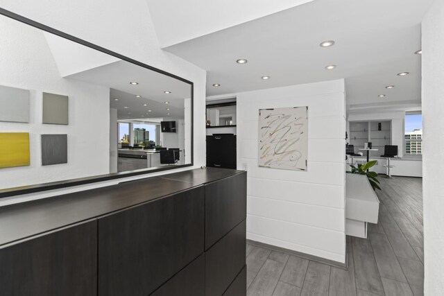 1255 N Sandburg Ter Unit 2912, Chicago, IL 60610 - photo 3