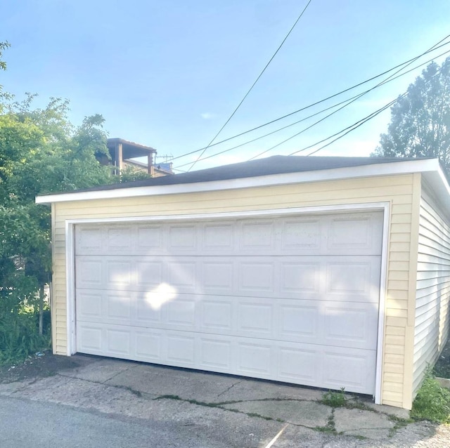 2614 W Lunt Ave, Chicago, IL 60645 - view of detached garage