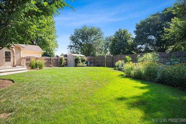 1200 Crestview Dr, Batavia, IL 60510 - fenced backyard featuring a storage shed
