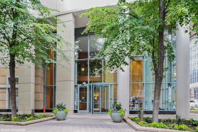345 N Lasalle St Unit 209, Chicago, IL 60654 - photo 2