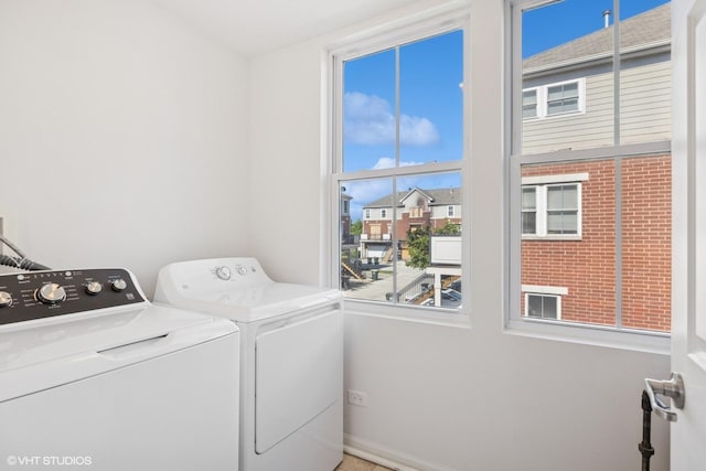 208 W Hyde St, Arlington Heights, IL 60005 - laundry area with washing machine and clothes dryer and baseboards
