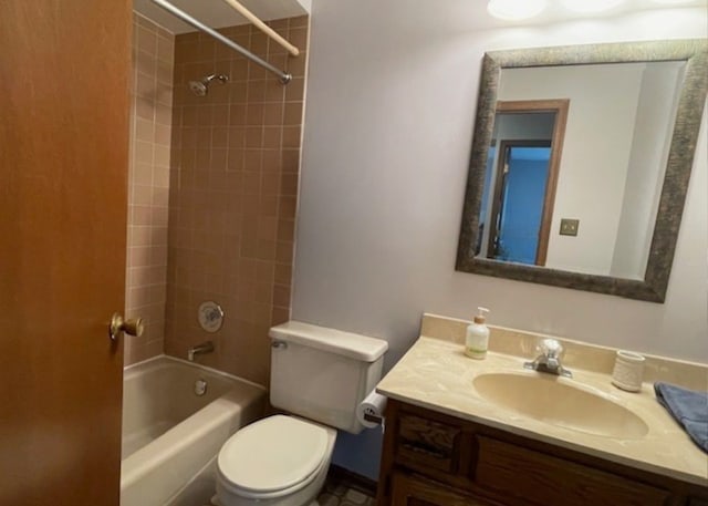 10S305 Havens Dr, Downers Grove, IL 60516 - bathroom with vanity and bathing tub / shower combination