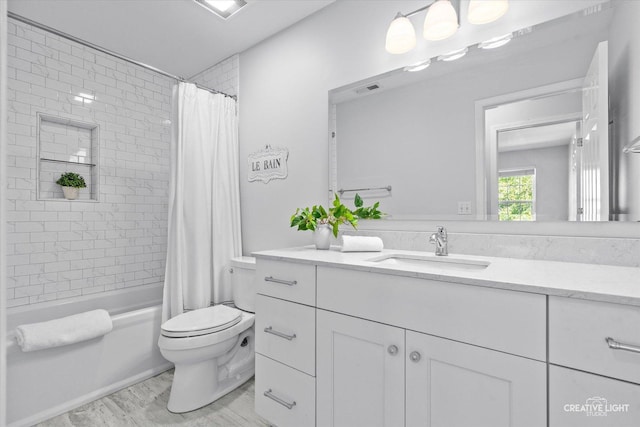 39W183 E Burnham Ln, Geneva, IL 60134 - bathroom with vanity and shower / tub combo
