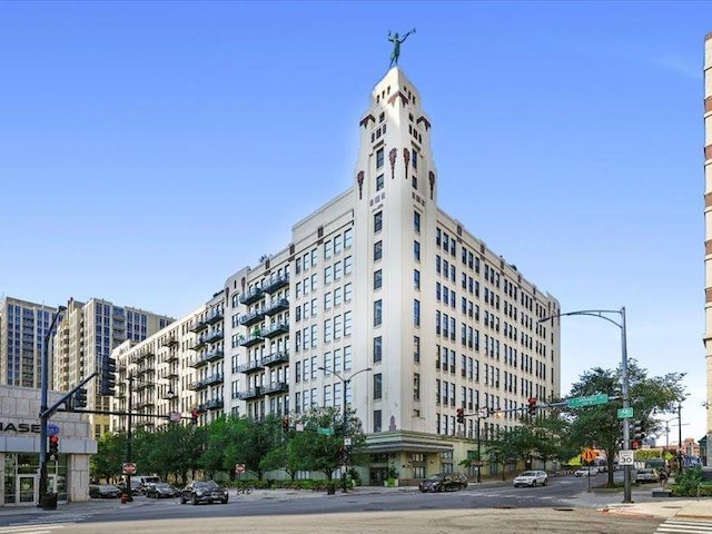 758 N Larrabee St Unit 826, Chicago, IL 60610 - view of building exterior