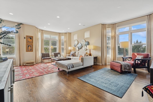 743 W 15th St, Chicago, IL 60607 - living area featuring light wood-style flooring and recessed lighting