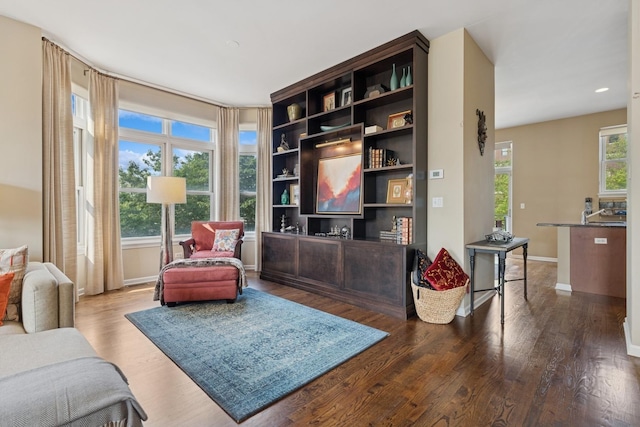 743 W 15th St, Chicago, IL 60607 - sitting room with wood finished floors and recessed lighting
