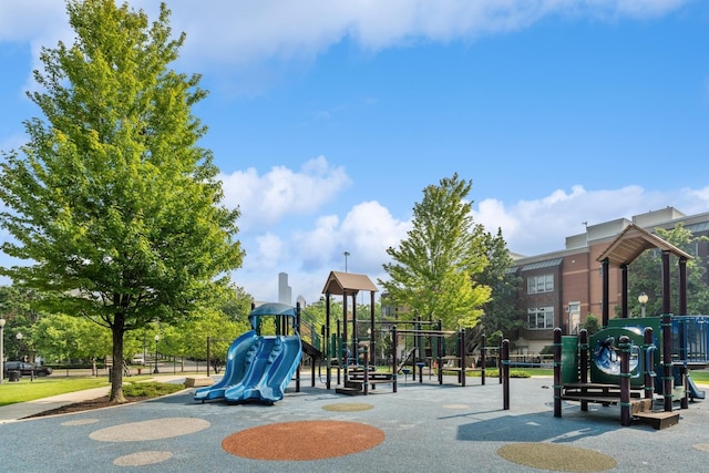 743 W 15th St, Chicago, IL 60607 - view of community play area
