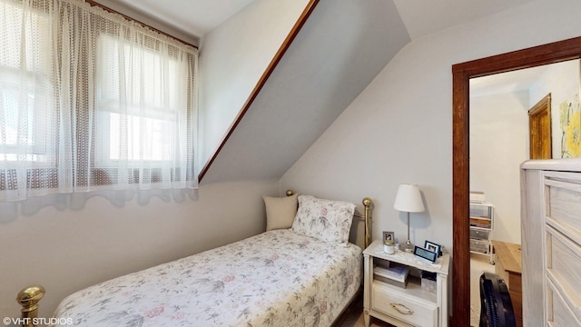 442 Hannah Ave, Forest Park, IL 60130 - bedroom with lofted ceiling