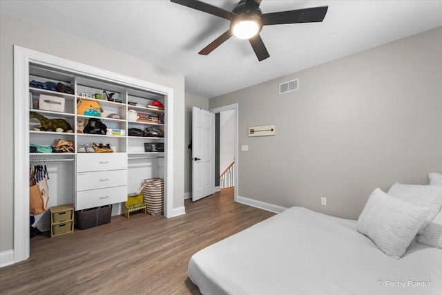 746 Parker Ct, Geneva, IL 60134 - bedroom with wood finished floors and a ceiling fan