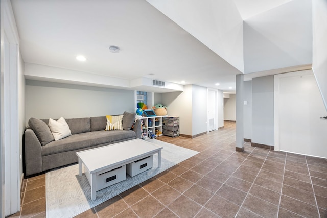1123 W 19th St, Chicago, IL 60608 - tiled living area with recessed lighting