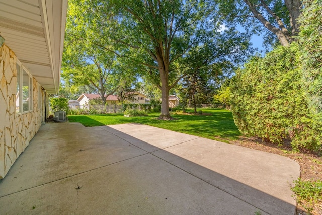 808 S Cedarcrest Dr, Schaumburg, IL 60193 - fenced backyard featuring a patio