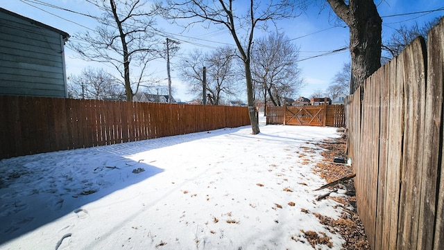 7250 S Morgan St, Chicago, IL 60621 - snowy yard with a fenced backyard