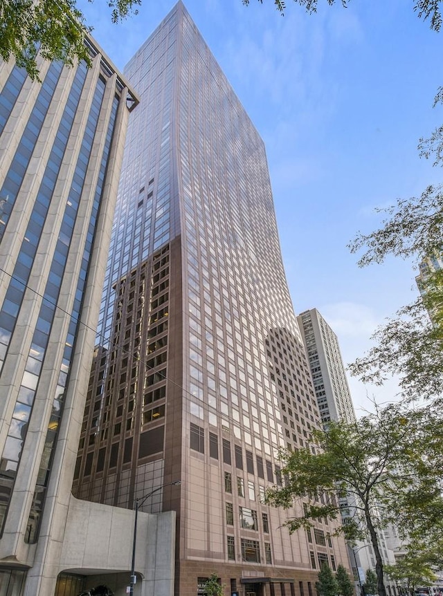 161 E Chicago Ave Unit 31F, Chicago, IL 60611 - view of building exterior