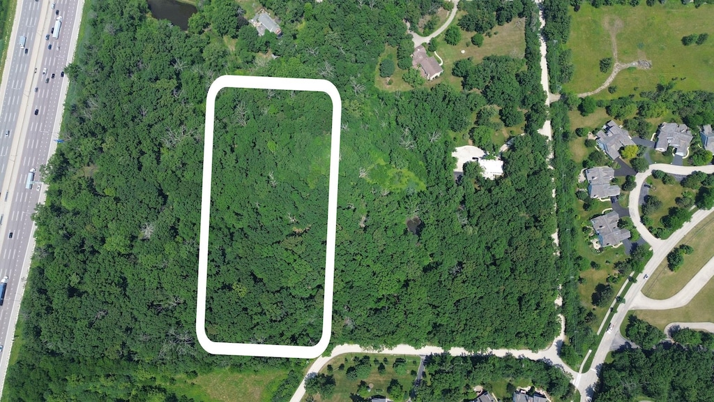 2150 W Saunders Rd, Lake Forest, IL 60045