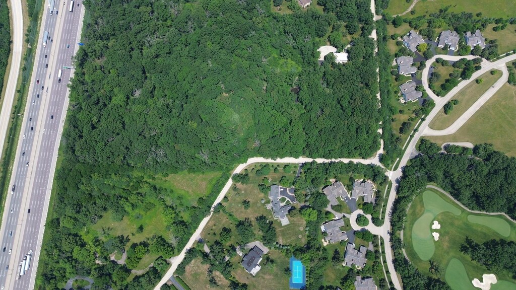 2150 W Saunders Rd, Lake Forest, IL 60045