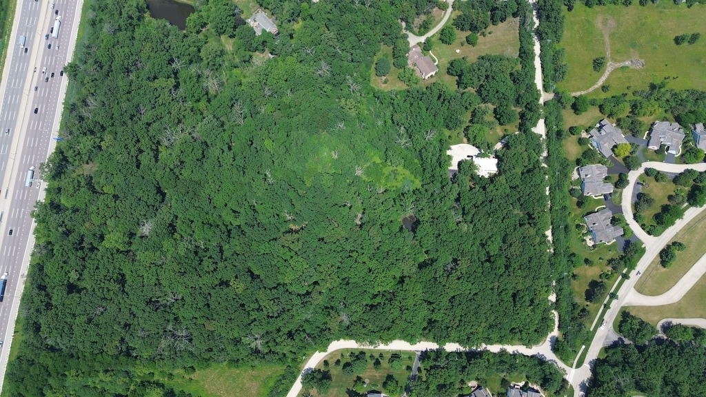 2150 W Saunders Rd, Lake Forest, IL 60045