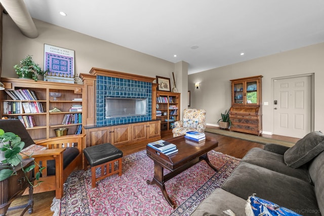 849 W Monroe St Unit Ph5, Chicago, IL 60607 - living area featuring wood finished floors and recessed lighting