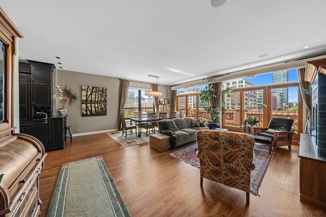 849 W Monroe St Unit Ph5, Chicago, IL 60607 - living area with baseboards and wood finished floors