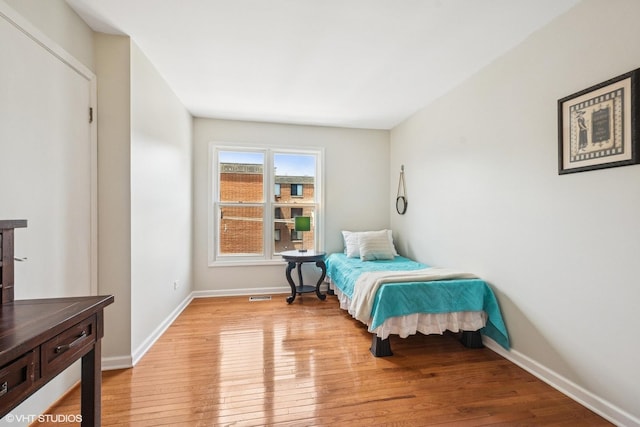 840 Forest Ave Unit C, Evanston, IL 60202 - bedroom featuring light wood finished floors and baseboards