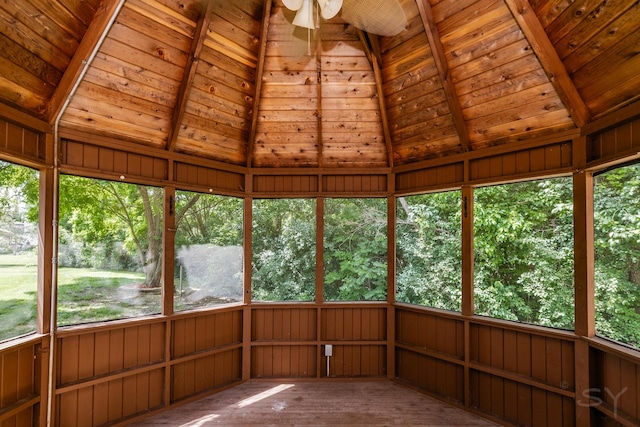 771 E Hickory Ave, Addison, IL 60101 - unfurnished sunroom featuring ceiling fan