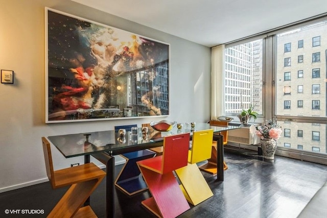 880 N Lake Shore Dr Unit 6F, Chicago, IL 60611 - dining space featuring wood finished floors