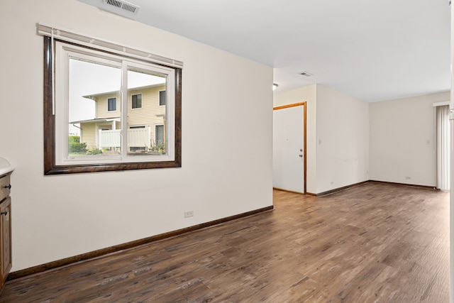 331 Regatta Point -, Schaumburg, IL 60194 - unfurnished room with baseboards and wood finished floors