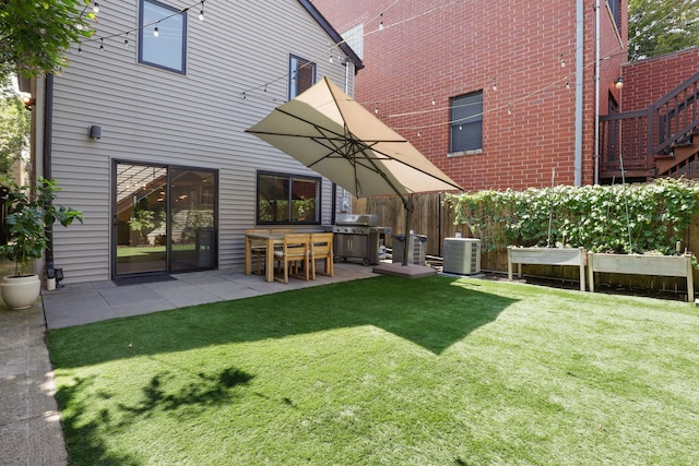 1726 W Huron St, Chicago, IL 60622 - rear view of house with a patio