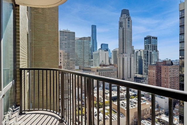 1040 N Lake Shore Dr Unit 26B, Chicago, IL 60611 - balcony with a skyline view