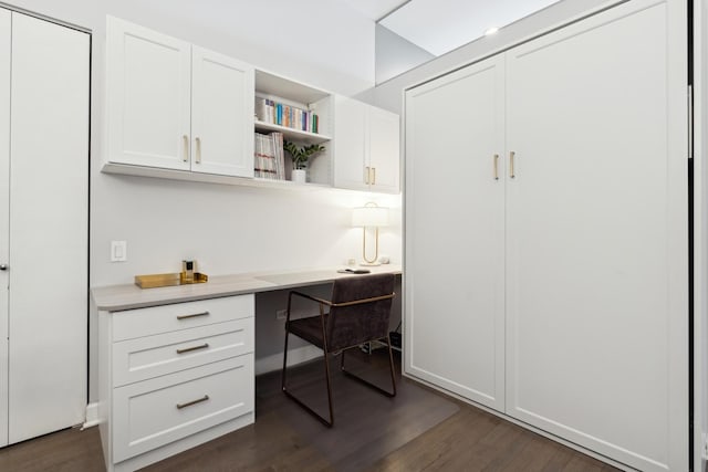 500 W Superior St Unit 1504, Chicago, IL 60654 - office area with built in desk and dark wood-style floors