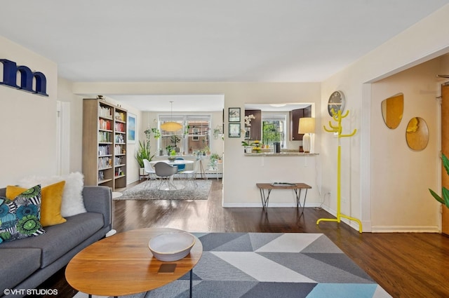 2427 W Farragut Ave Unit 1A, Chicago, IL 60625 - living room with wood finished floors and baseboards
