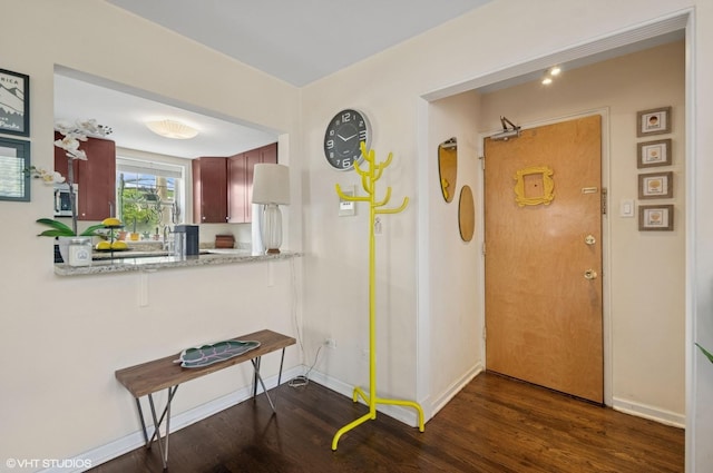 2427 W Farragut Ave Unit 1A, Chicago, IL 60625 - foyer with dark wood-style floors