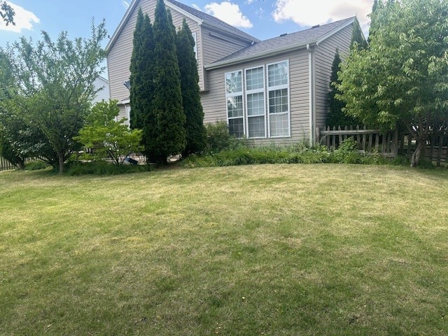 5302 Foxwood Ct, Plainfield, IL 60586 - view of side of property with a lawn