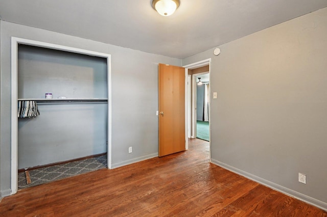 924 E 159th Pl, South Holland, IL 60473 - unfurnished bedroom with wood finished floors and a closet