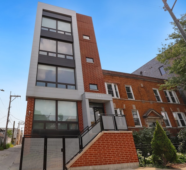 2413 W Fullerton Ave Unit 3, Chicago, IL 60647 - view of property