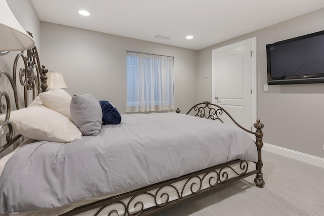 700 E Sunnyside Ave, Libertyville, IL 60048 - carpeted bedroom featuring recessed lighting